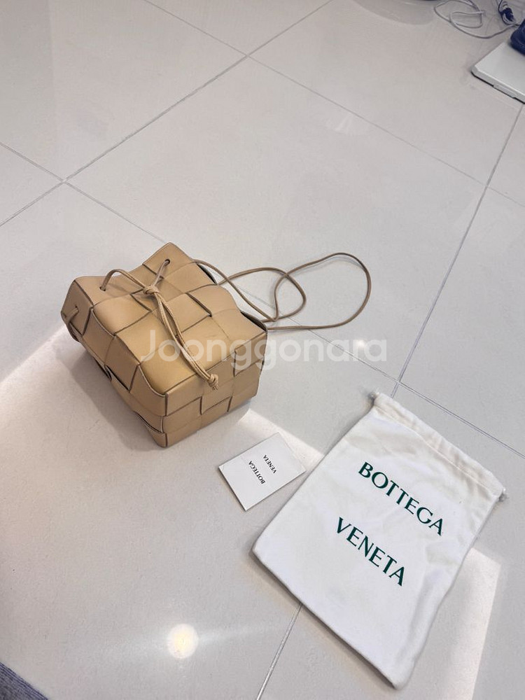 보테가베네타 카세트백 포리지--3