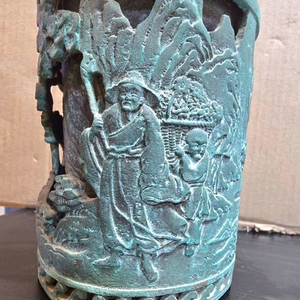 고대 청동 붓필통