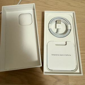 아이폰 14 프로 256 화이트 A급 풀구성 팝니다