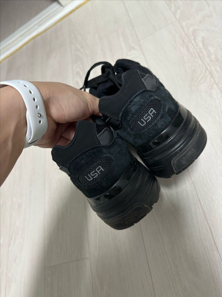 뉴발란스 992 트리플블랙 이미지