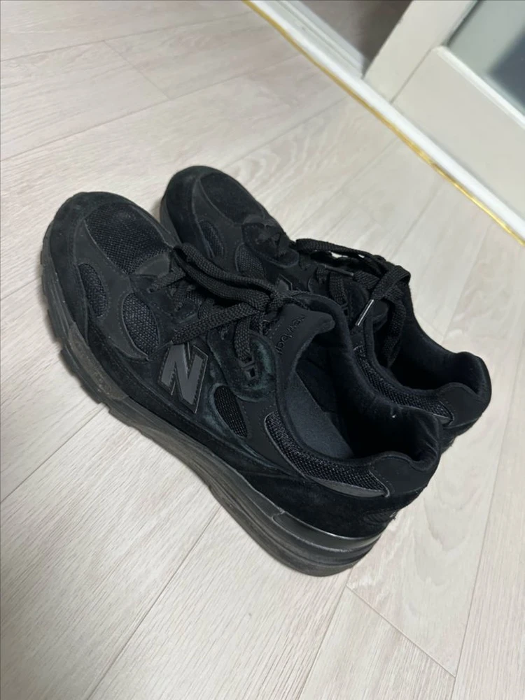 뉴발란스 992 트리플블랙 이미지