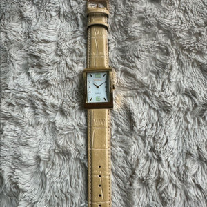 폭스바겐골드톤 빈티지 시계 (미사용급) 판매합니다