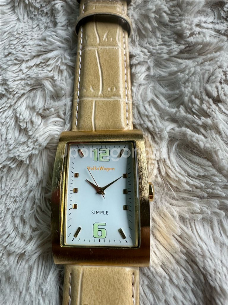 폭스바겐골드톤 빈티지 시계 (미사용급) 판매합니다--2