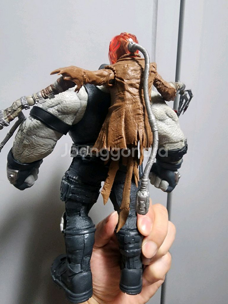 맥팔레인 라스트온어스 BAF 베인 피규어--3