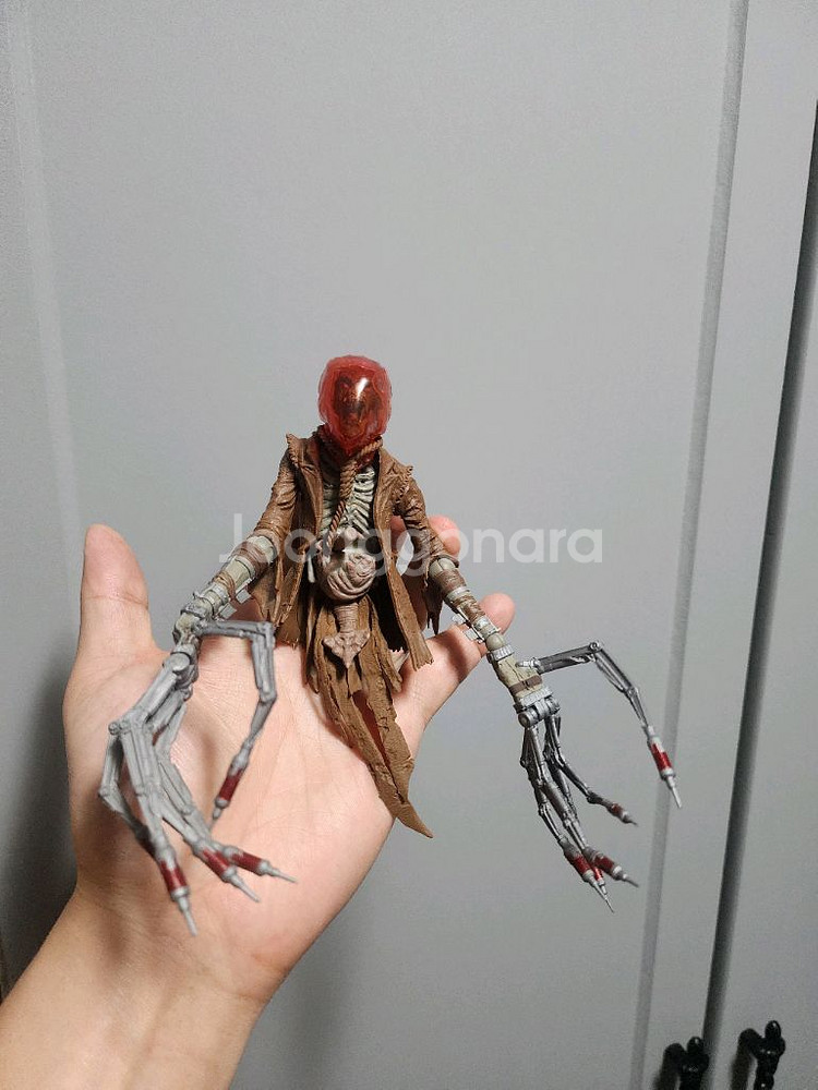 맥팔레인 라스트온어스 BAF 베인 피규어--5