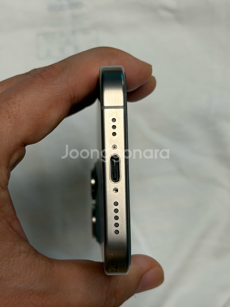 아이폰 15 Pro 256 네추럴티타늄 케이스 케이지--6