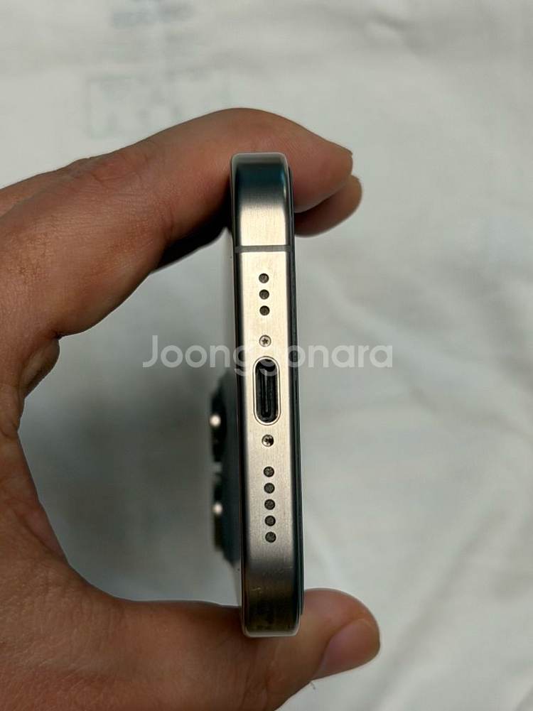 아이폰 15 Pro 256 네추럴티타늄 케이스 케이지--11