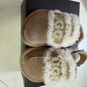 UGG 키즈 바이올렛 슬리퍼 145