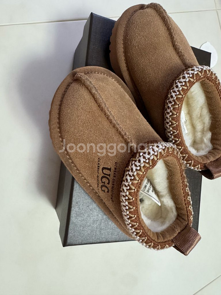 UGG 키즈 시드니 슬리퍼 145mm--0