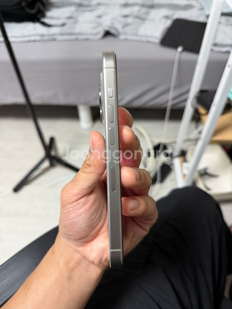 iPhone 15 Pro 뉴트럴 티타늄 풀박스--2