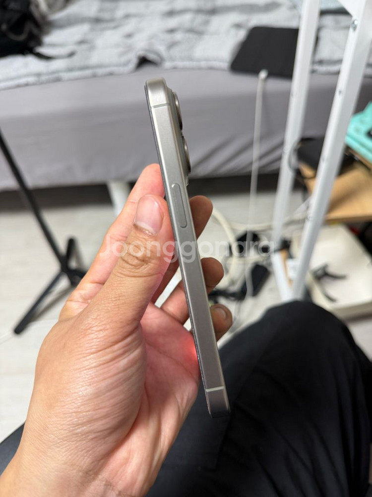 iPhone 15 Pro 뉴트럴 티타늄 풀박스--1