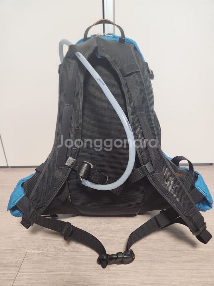 아크테릭스 CHILCOTIN Riptide 20L--3
