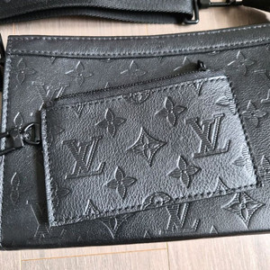 루이비통 가스통 크로스백