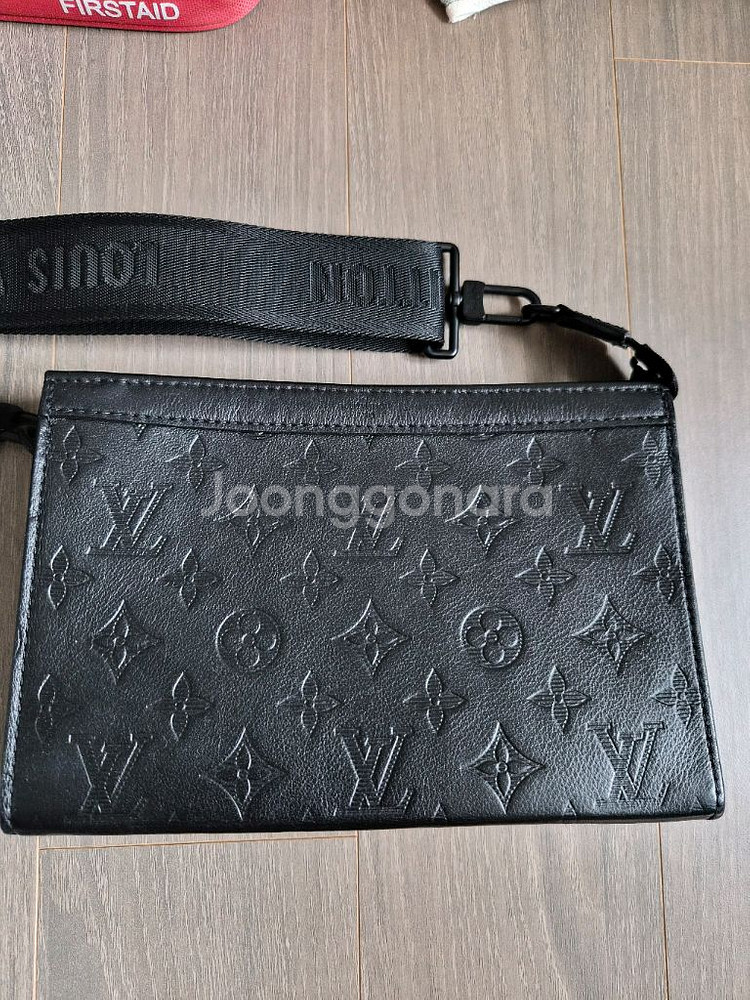 루이비통 가스통 크로스백--2