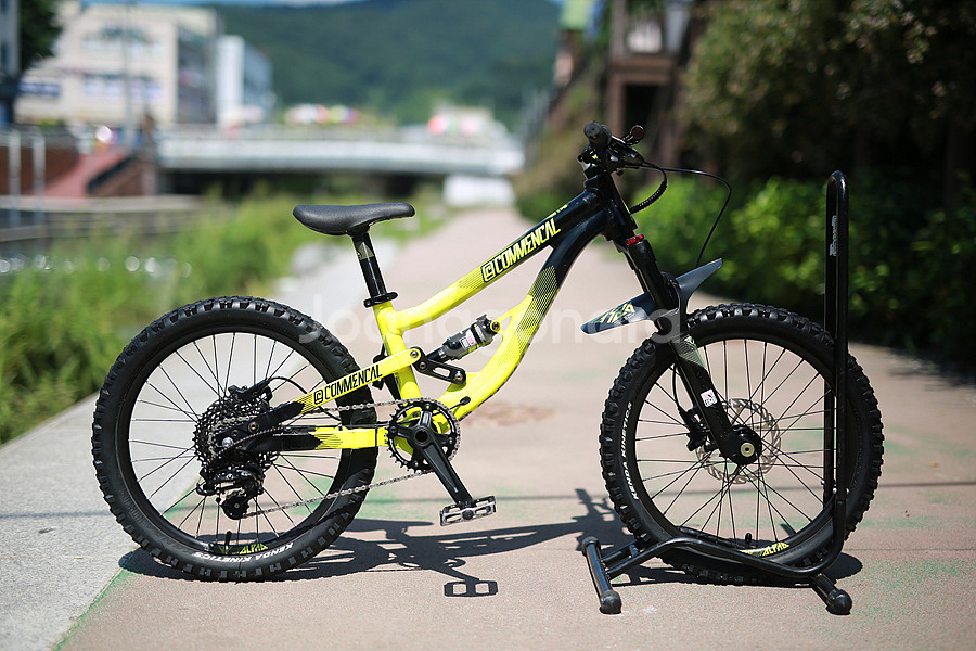 17년 코멘샬 슈프림 20인치 DH 풀샥 어린이 자전거--3