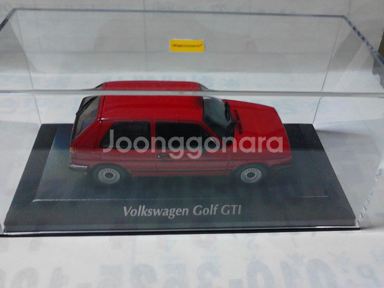1:43 다이캐스트 미니카.. 골프gti 1985--0