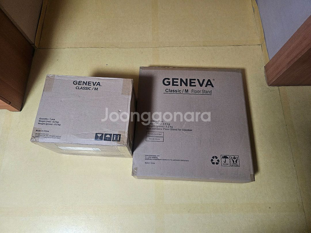 제네바 클래식 M 월넛 미개봉 전용 스탠드 포함--2