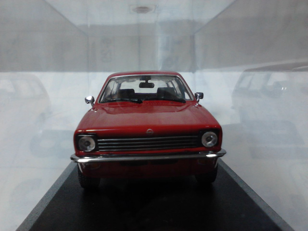 1:43 다이캐스트 미니카..오펠 카라반 이미지