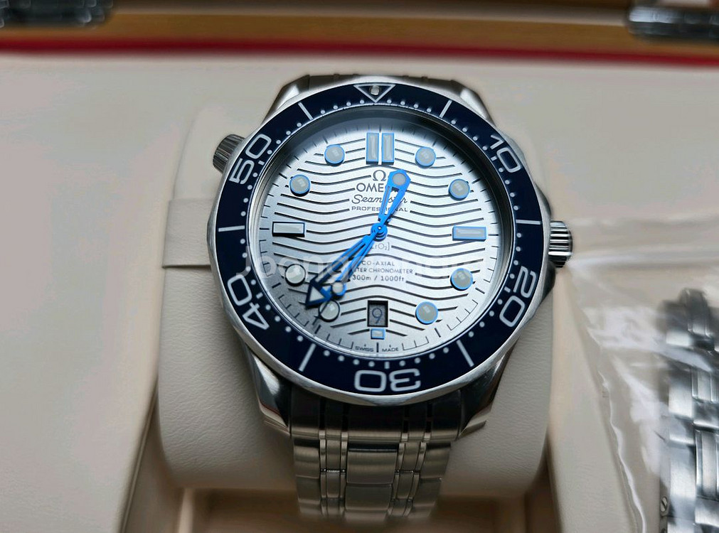 오메가 씨마스터 300 신형 42mm 로듐 청판 블루핸--0