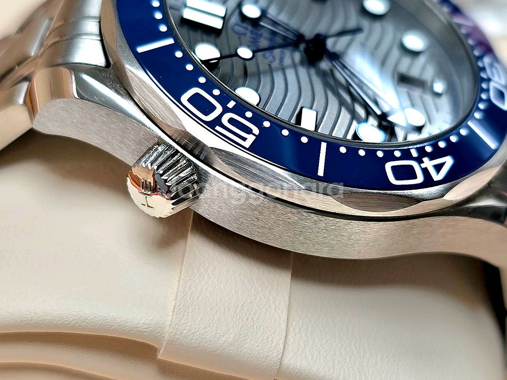 오메가 씨마스터 300 신형 42mm 로듐 청판 블루핸--2