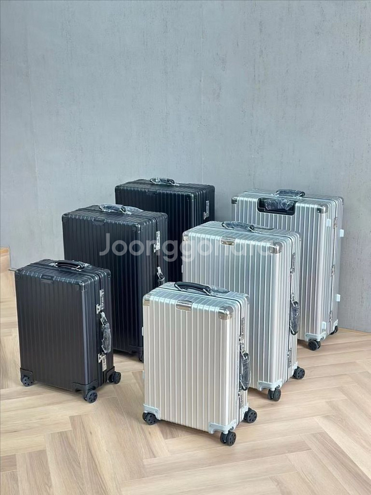 리모와 클래식 캐리어 21/26/30인치--2