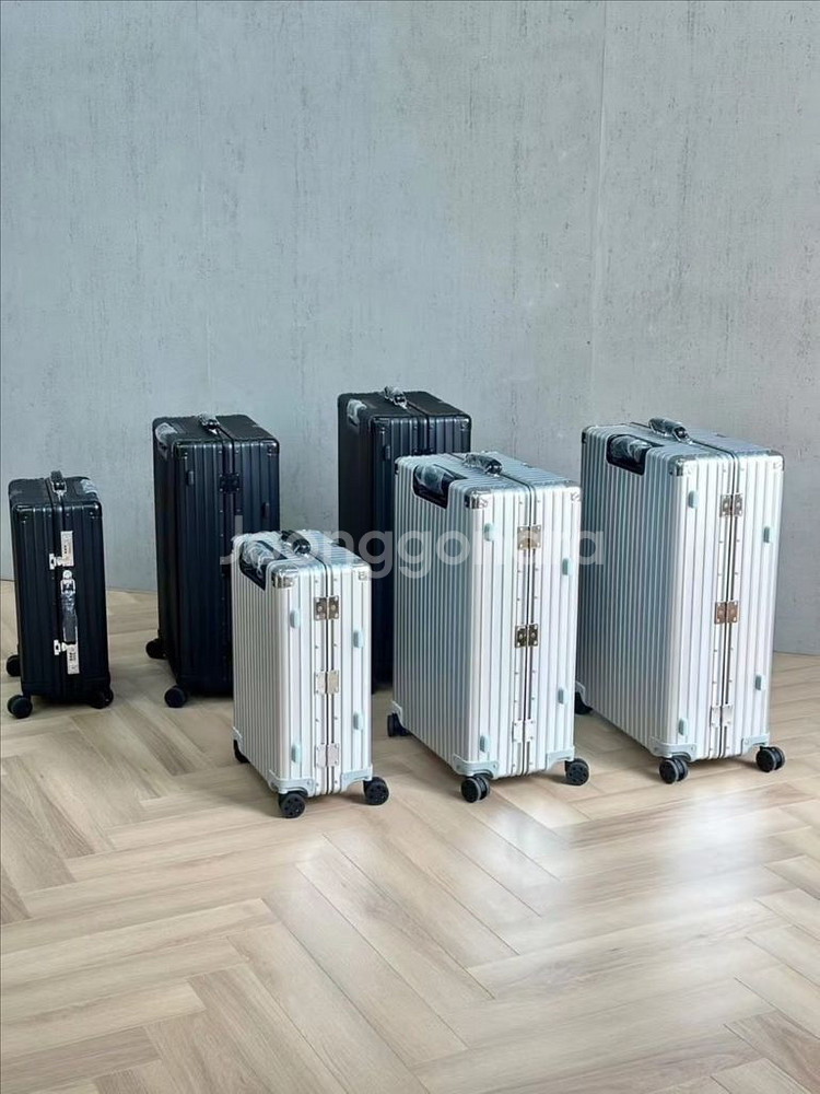 리모와 클래식 캐리어 21/26/30인치--1