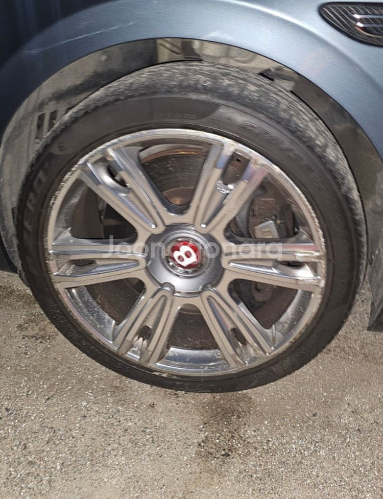 피제로 PZERO PZ4 275/35/21 2짝 팝니다--1