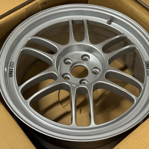 Enkei(엔케이) RPF1 18인치 팝니다_8j 40