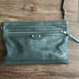 발렌시아가 클러치백