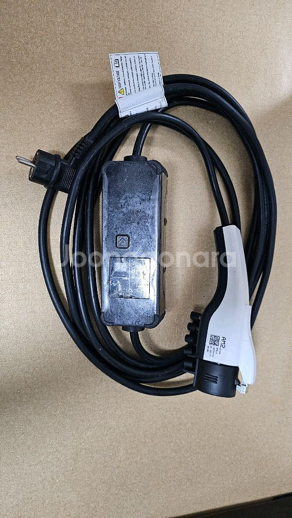 현대 전기차 비상용 충전기(220V) 팝니다--0