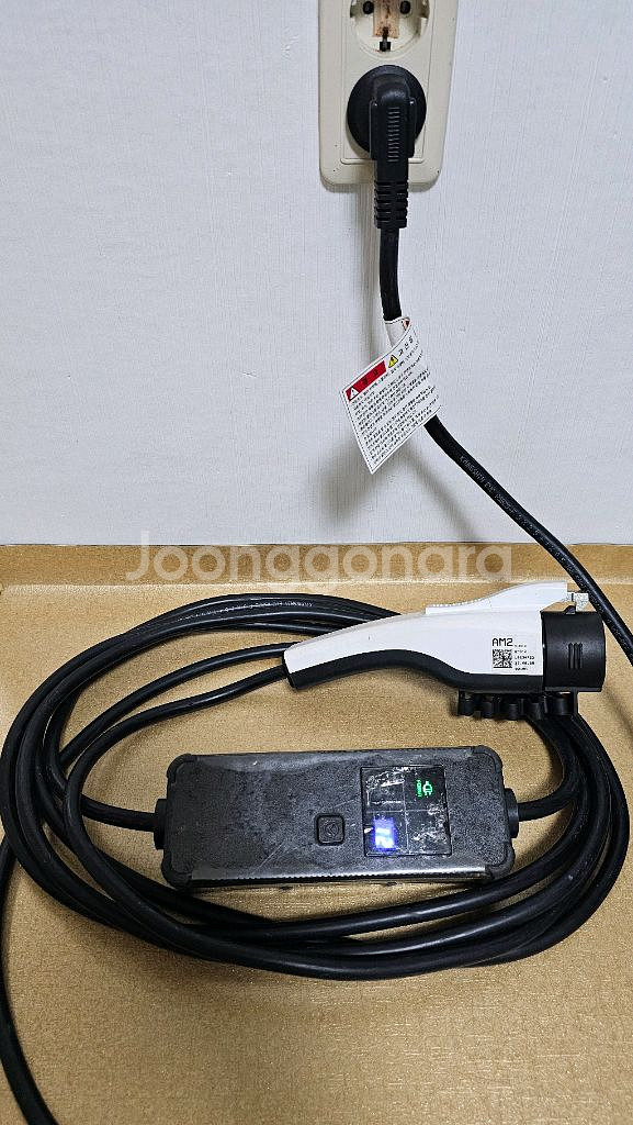 현대 전기차 비상용 충전기(220V) 팝니다--2