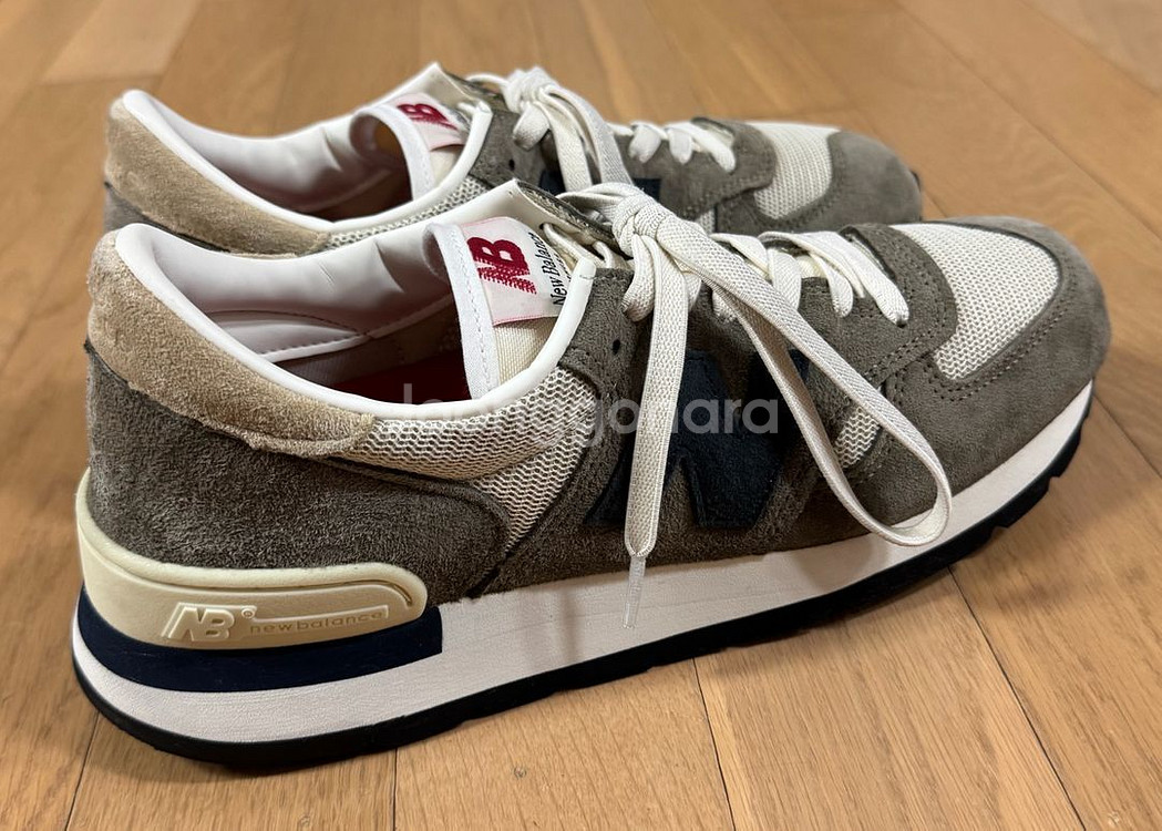 뉴발란스 990V1 올리브 260사이즈 19만--1
