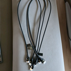 THX HDMI 2.1b 케이블 1M 3개입니다