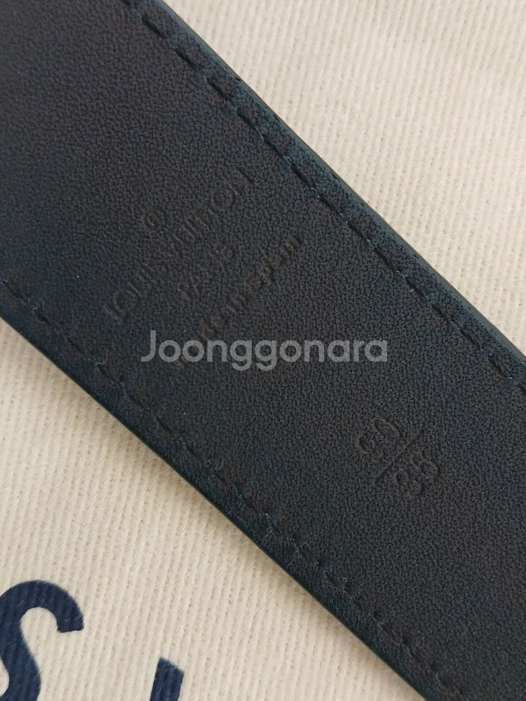 루이비통 금장 여성벨트--2