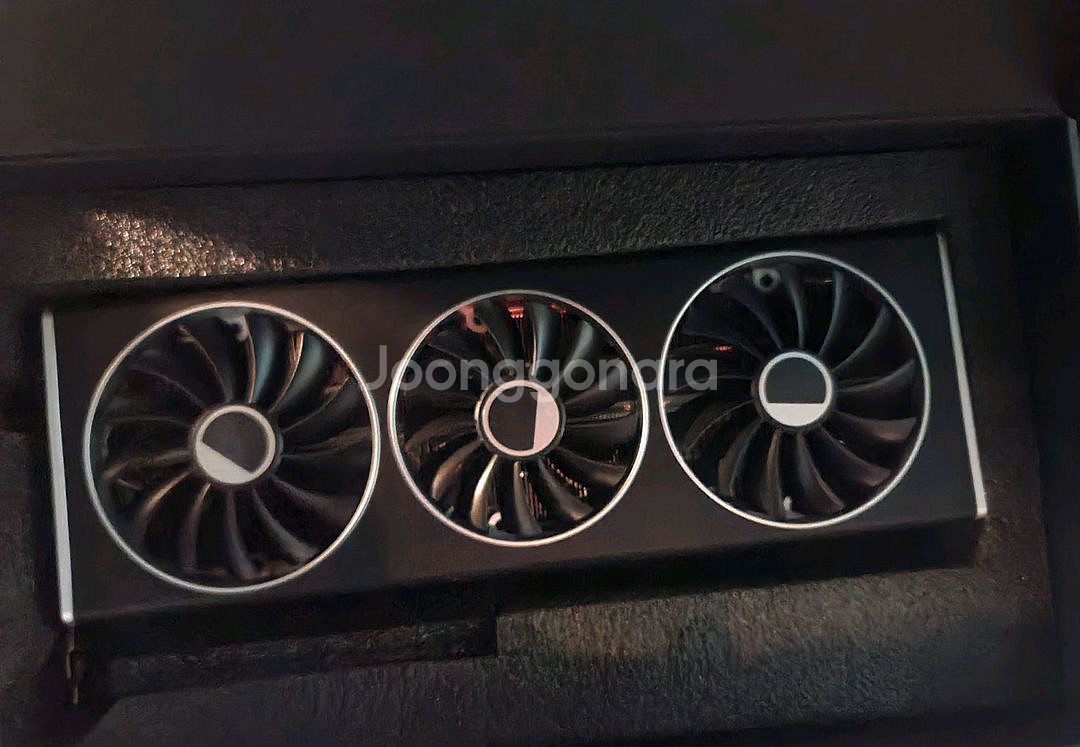 rx7800xt--0