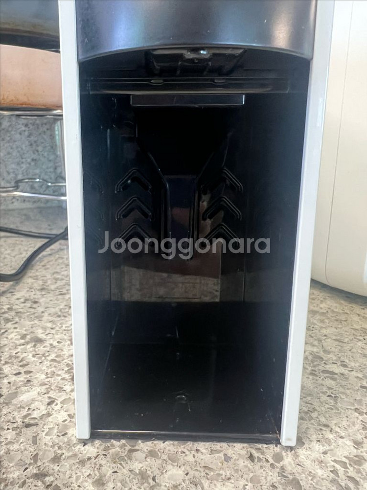 (완전깨끗) 네스프레소 에센자 미니 C30 커피 머신--3