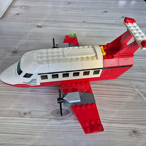 정품 레고 시티 60261 비행기 판매합니다