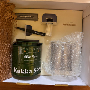 [생활용품] KUKKA 슈가 캔들, 시즌 스페셜에디션