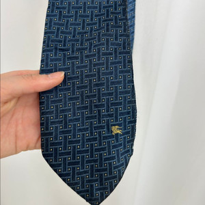 정품 버버리넥타이
