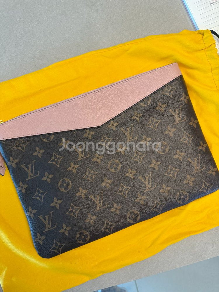 루이비통 모노그램 클러치 핑크--1