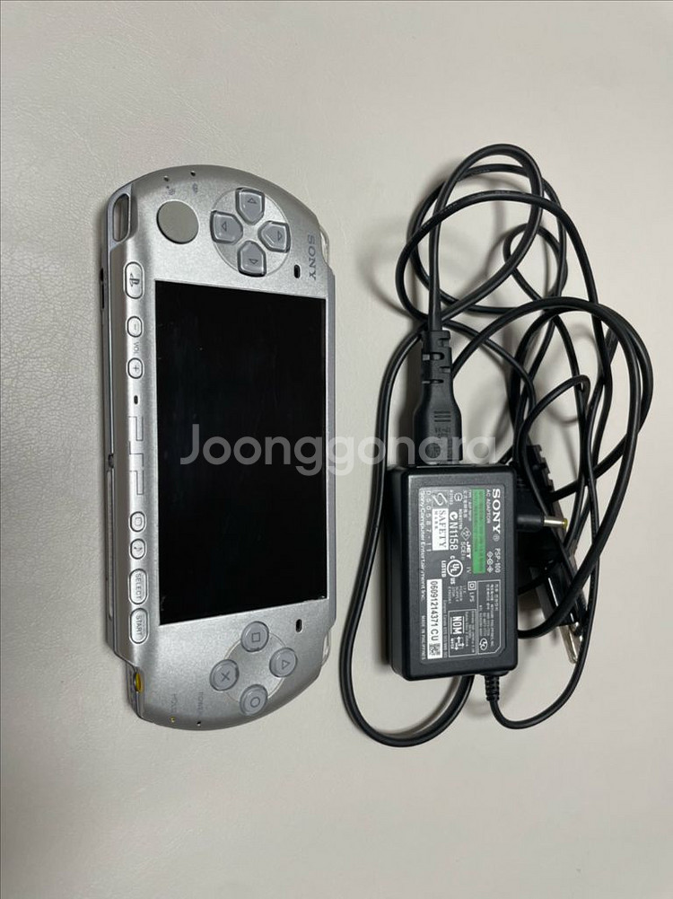 psp 3000 실버 미스틱 풀박스 판매합니다.--1