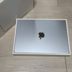 맥북에어13 M4 16GB/512GB 영문자판 스카이블