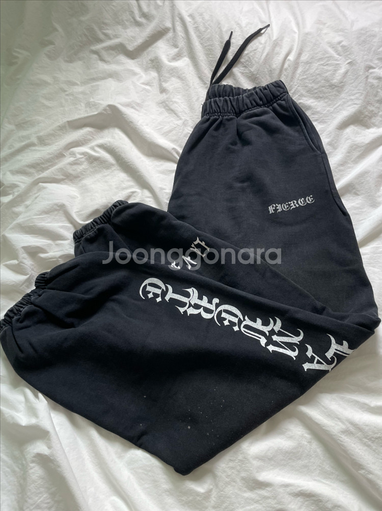 블랙아웃 피어스 심볼릭 스웻팬츠 / 더뤡코즈 알프레드--0