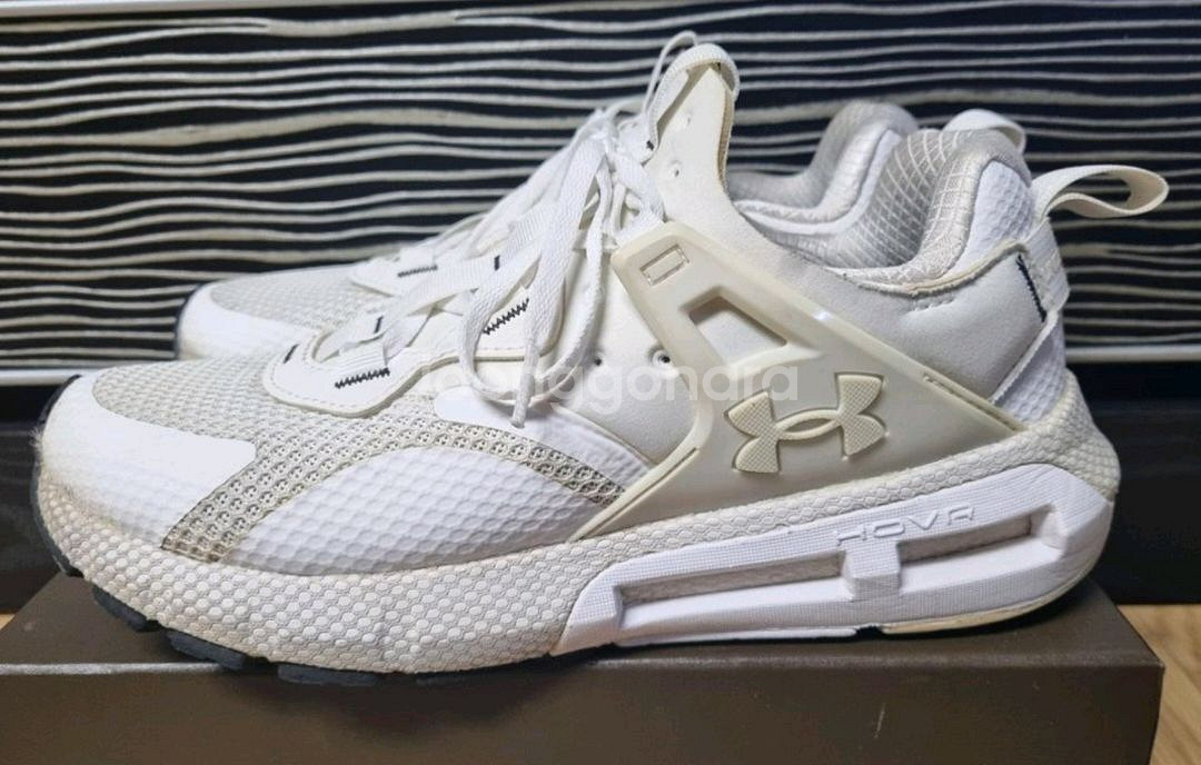 언더아머 호버메가 무브먼트 화이트 스니커즈, 운동화--4