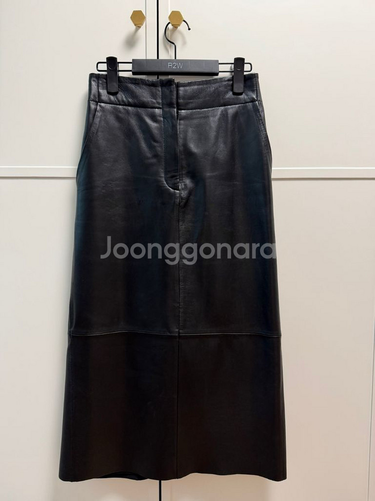 R2W 양가죽 롱스커트 38사이즈--0