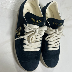프라다 스웨이드 스니커즈 36 한번신음