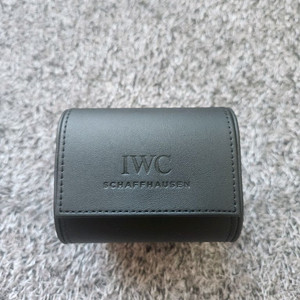IWC 시계 보관 파우치 판매합니다(미사용품)