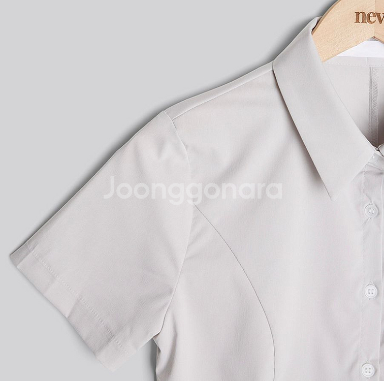 [네비] 케니 베이직 크롭 반팔셔츠--8