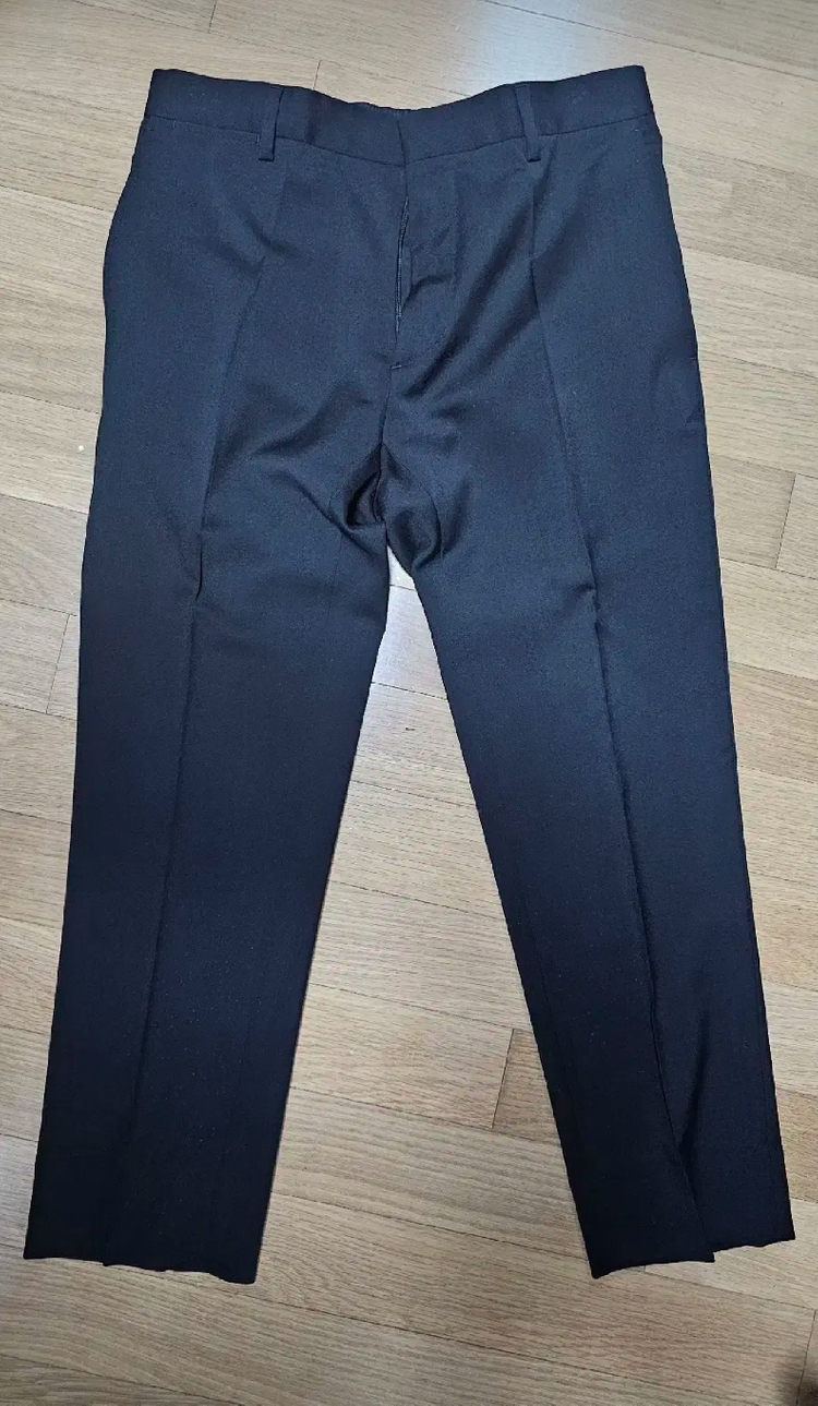 버버리 블랙정장 슬림핏 95정사이즈 새제품 팝니다.--2