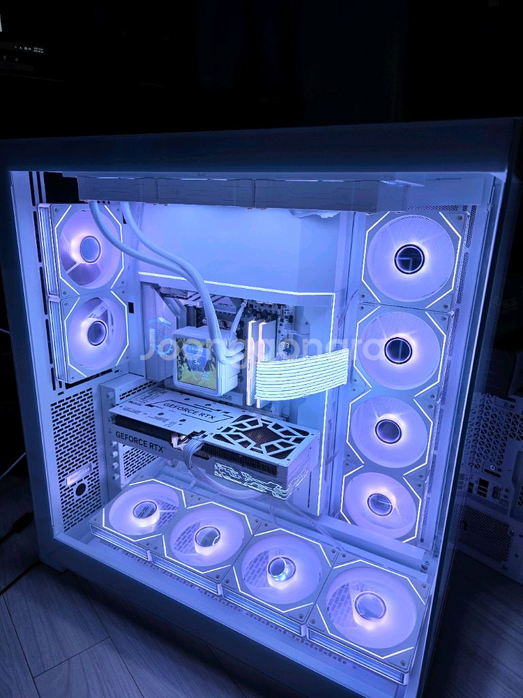라이젠7 9800X3D RTX5080 화이트 빅타워PC--2